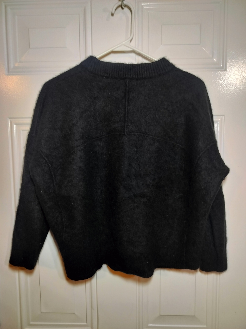 Free People Women’s 100% Cashmere Black Cropped Sweater Size M. - Picture 3 of 9